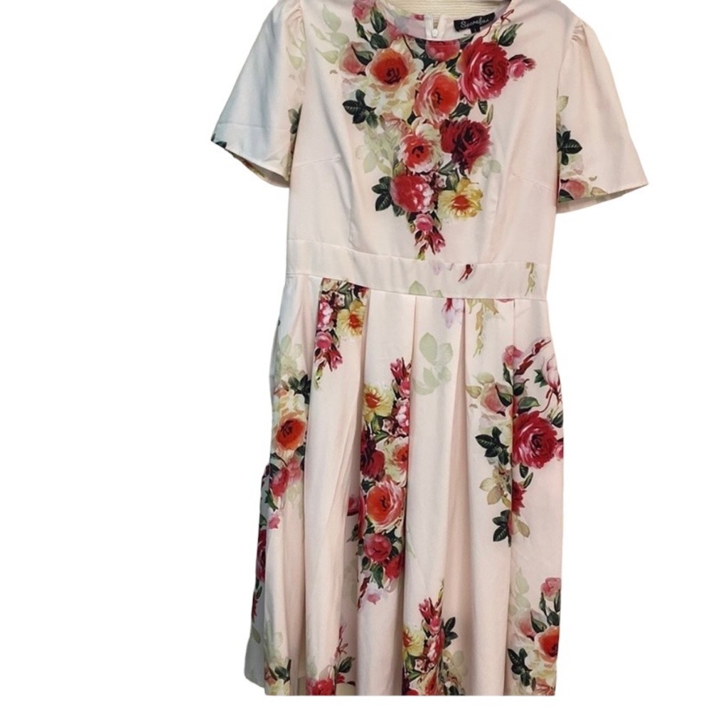 Pleased floral Sucrefas dress size large.